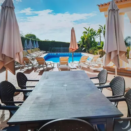 Casa vacanze Near For 12 Persons With Private Pool